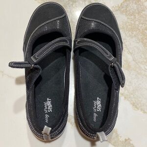 Easy Street Sport Woman’s Mary Jane shoes, like new, never worn